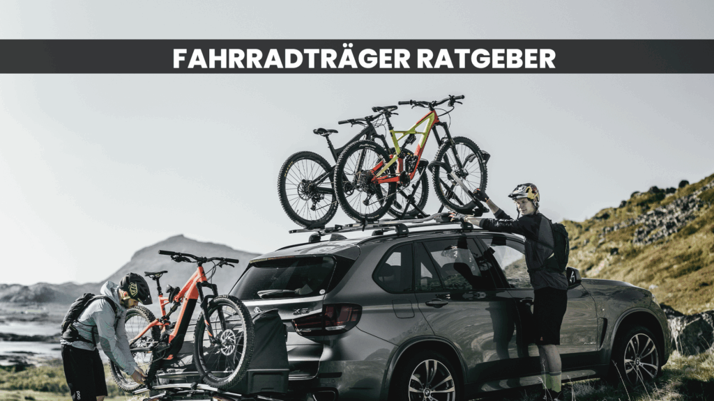 Fahrradträger auf dem Dach montiert und Heckkupplungsträger auf der Anhängerkupplung
