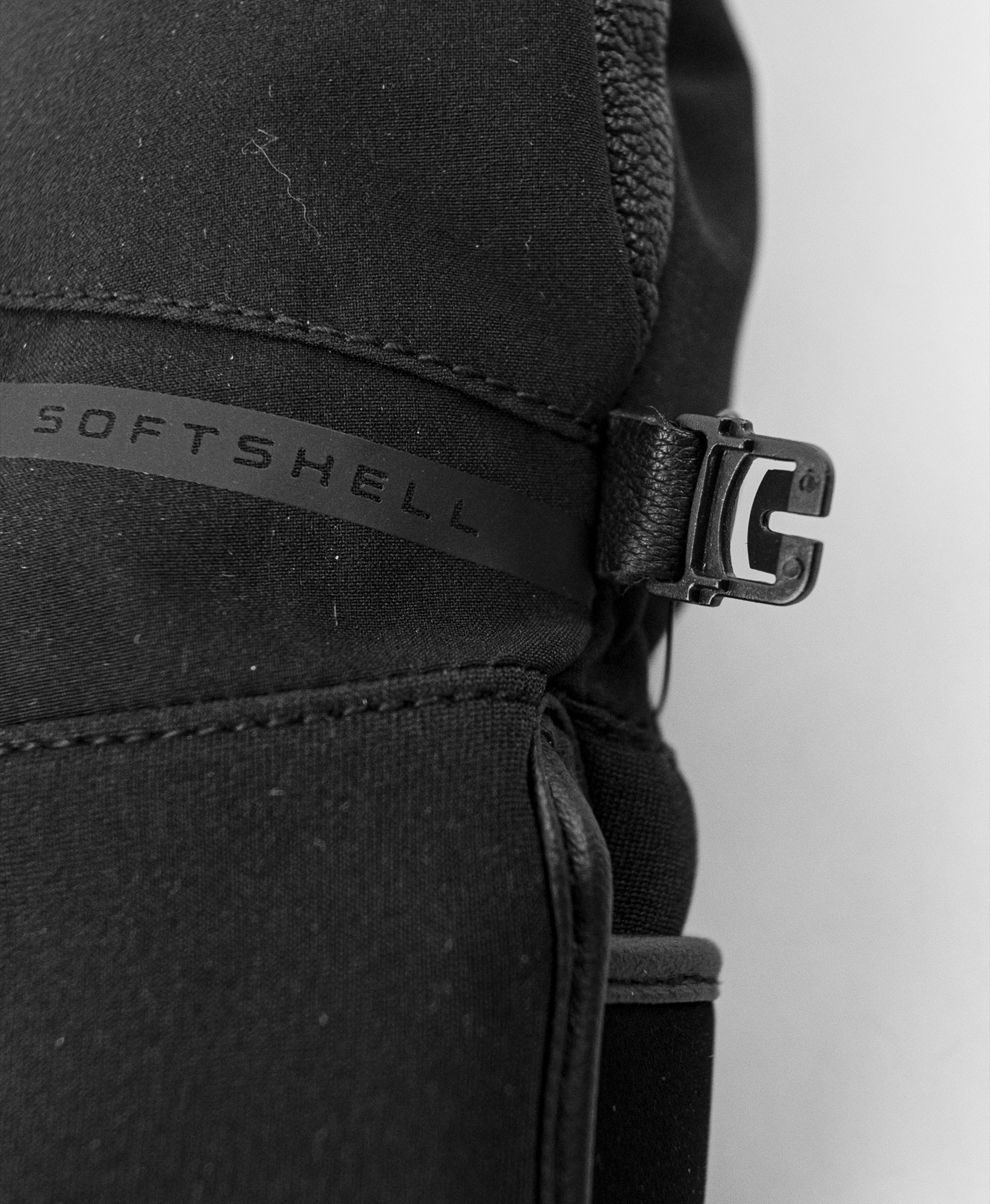 NAME: Reusch Tessa STORMBLOXX™ // INSULATION: PrimaLoft® Gold // PALM: Goatskin // SHELL: Softshell Premium // COLOUR: 7700 black