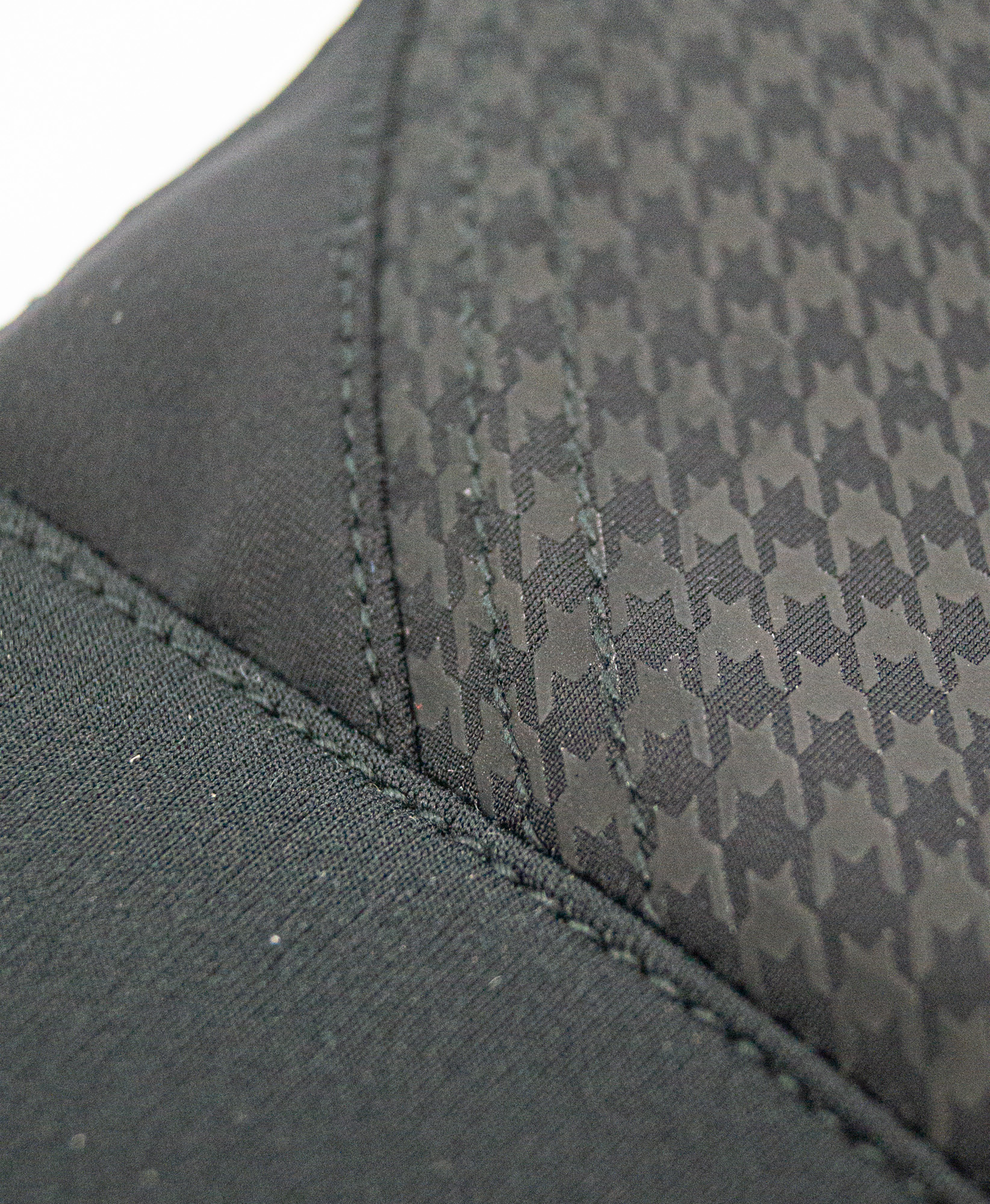 NAME: Reusch Mara R-TEX® XT // INSULATION: PrimaLoft® Gold // PALM: R-TEX® XT // SHELL: Softshell Premium // COLOUR: black / pied de poule