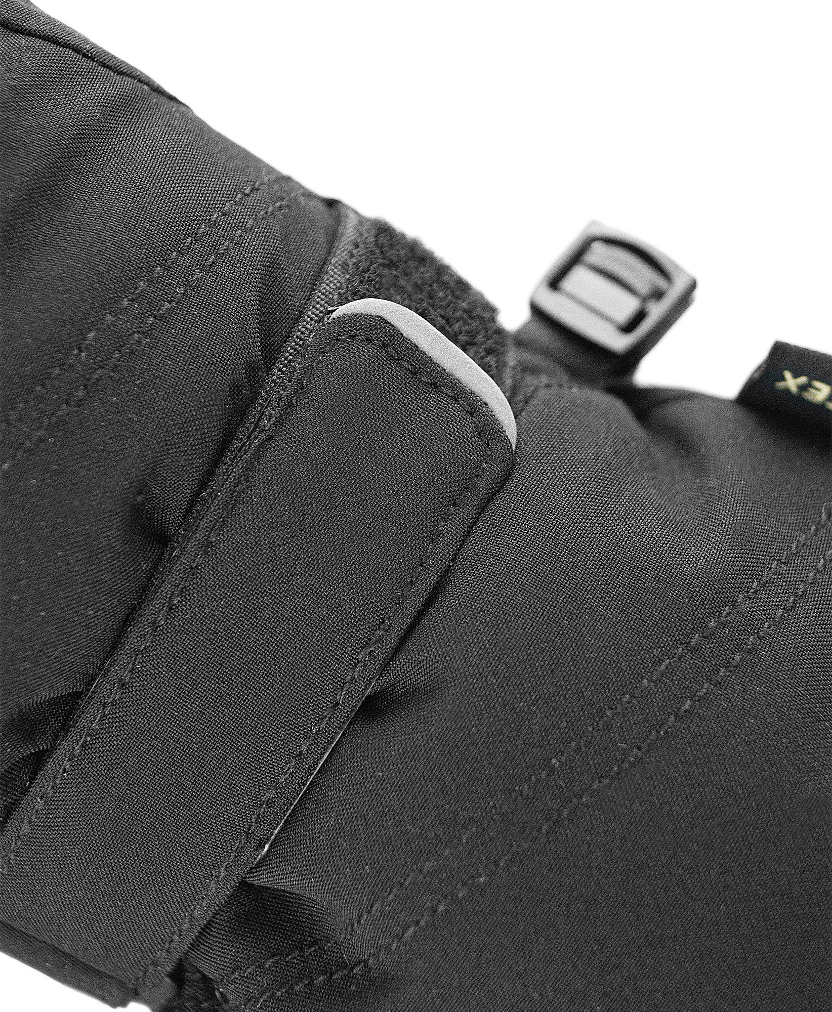 NAME: Reusch Sandy GORE-TEX // INSULATION: TecFill™ (recycled) // PALM: GORE-TEX // SHELL: Softshell // COLOUR: black / silver